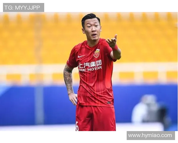 中国足球性感女球星紫檀：突破传统形象成为足球界新风潮的魅力代表